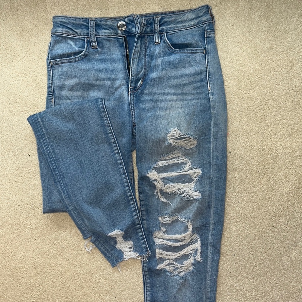 American Eagle Outfitters ripped skinny jeans